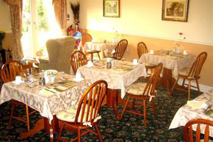 Dining 12 of 20