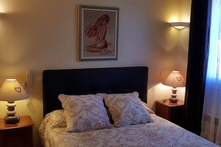 Room 5 of 37