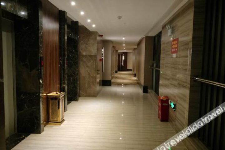 Hotel Interior 9 of 21