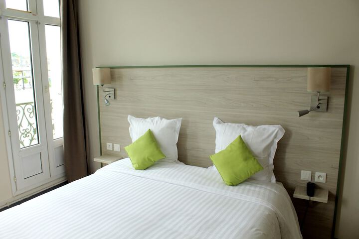 Room 6 of 61