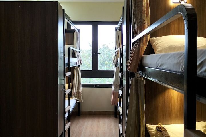 Room 2 of 8