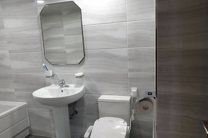 Room 19 of 25