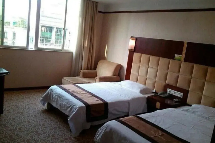 Room 2 of 11
