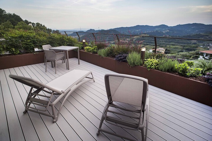 Terrace/Patio 17 of 48