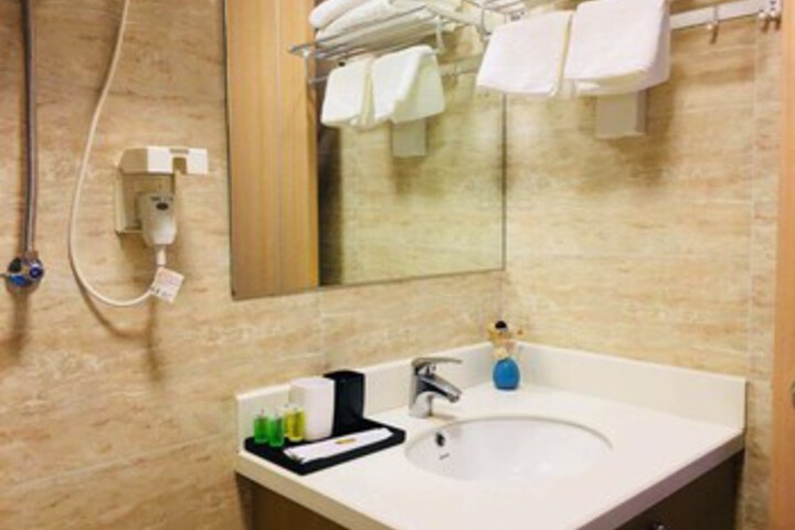 Room 4 of 54