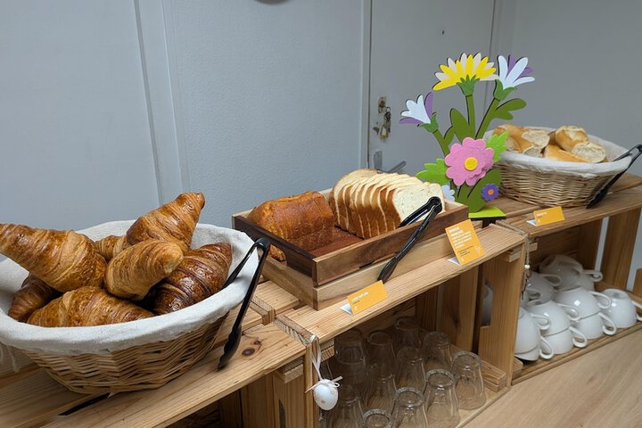 Breakfast/Coffee Service 37 of 50