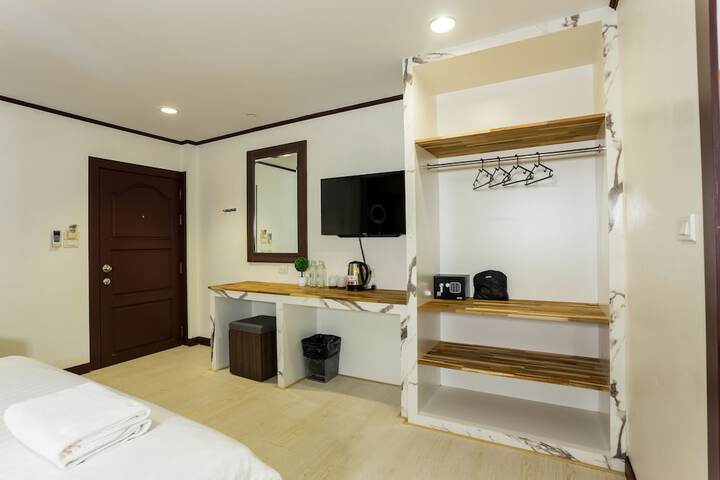Room 43 of 85