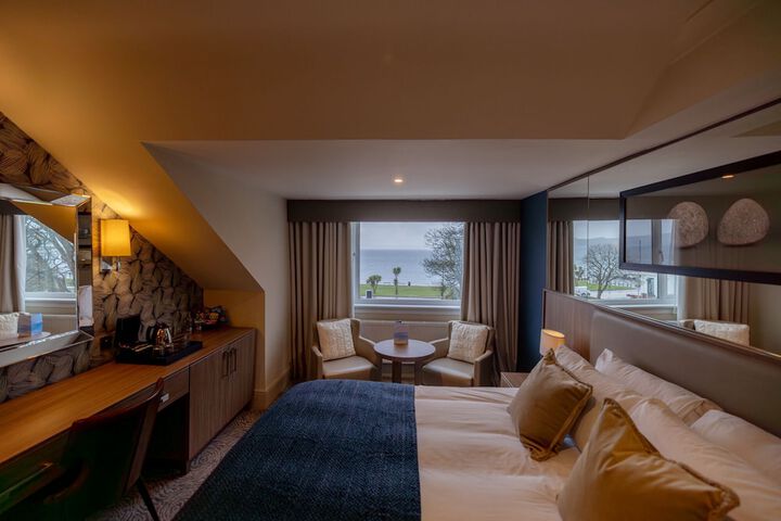 Room 10 of 50
