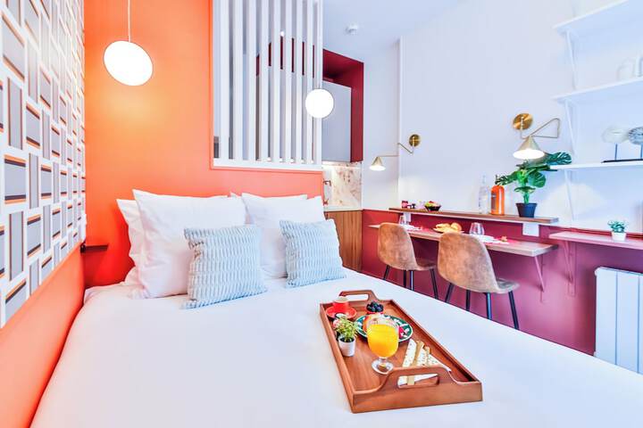 Room 12 of 77