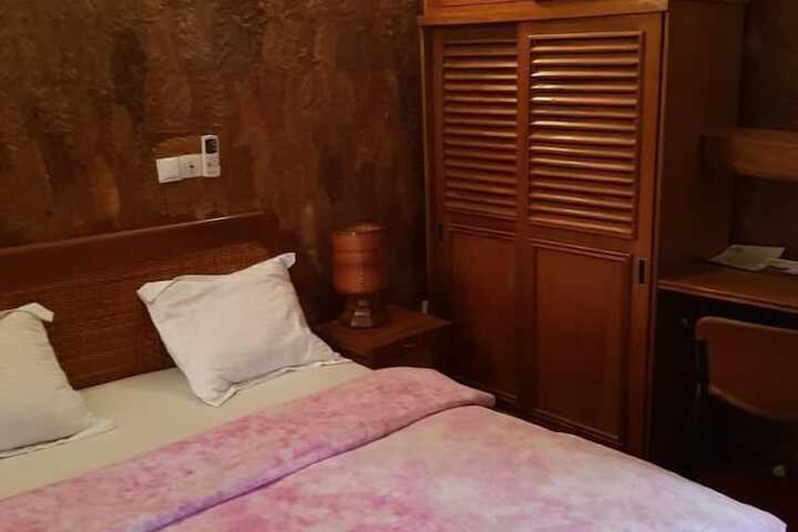 Room 5 of 24