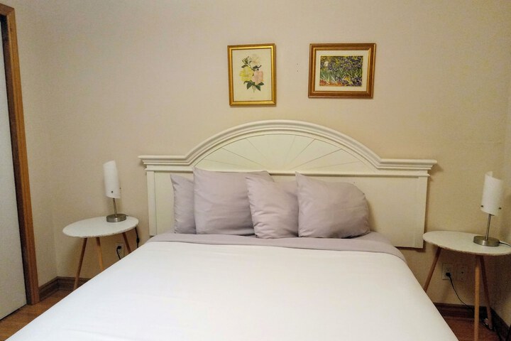 Room 17 of 183