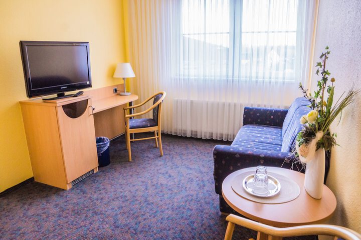 Room 19 of 64