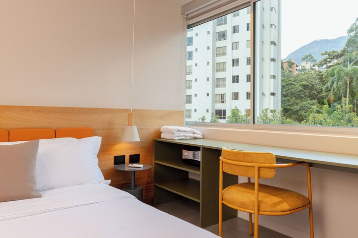 Room 58 of 199