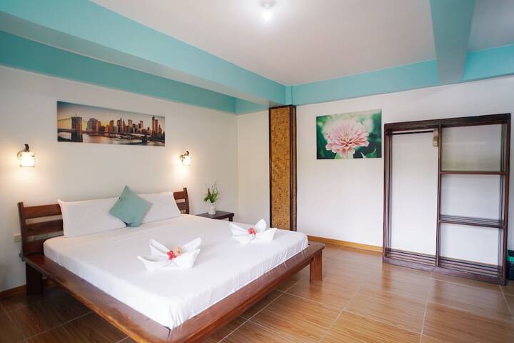 Room 12 of 34