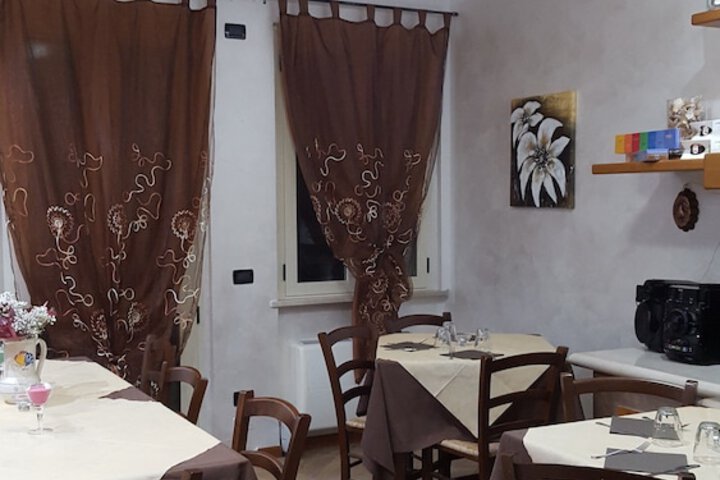 Dining 44 of 64