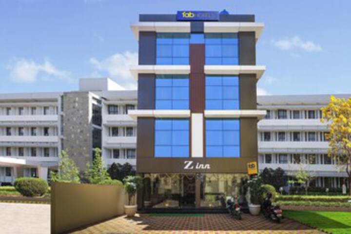 FabHotel Z Inn Hadapsar Extension