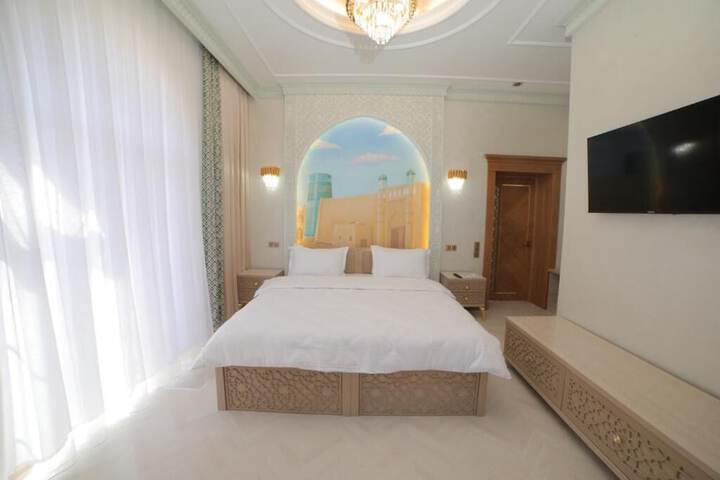 Room 5 of 17