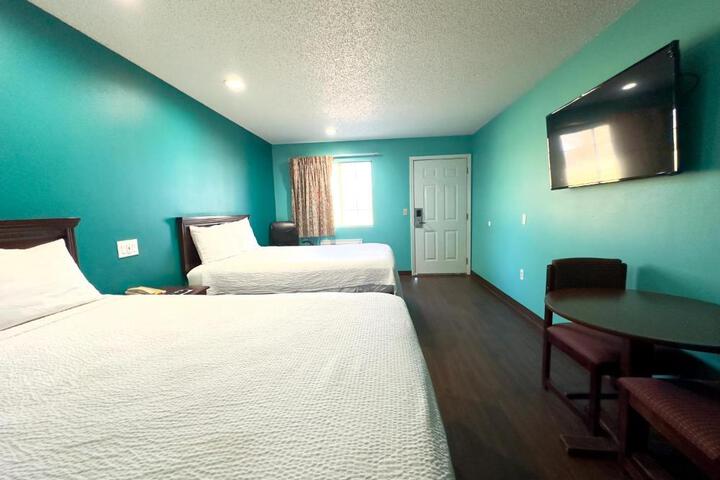 1 King Bed (6 of 12)