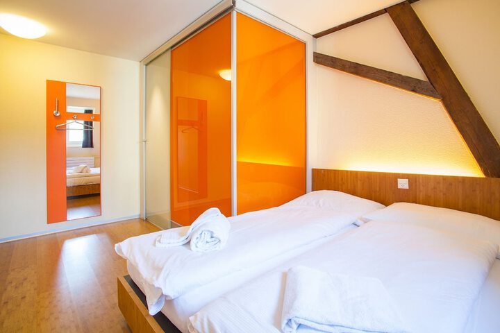 Room 12 of 28