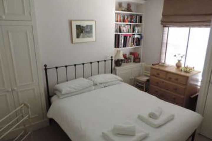 Room 4 of 28