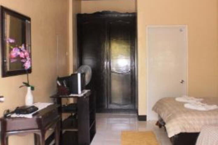 Room 3 of 5