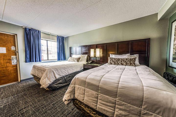 2 Double Beds (3 of 10)