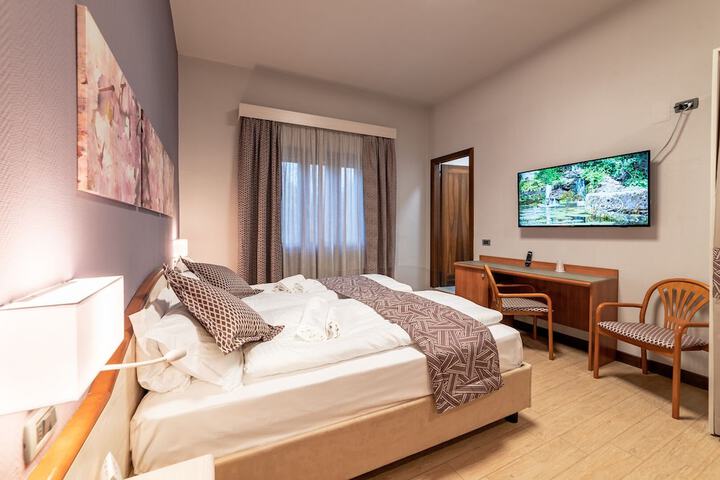 Room 15 of 60