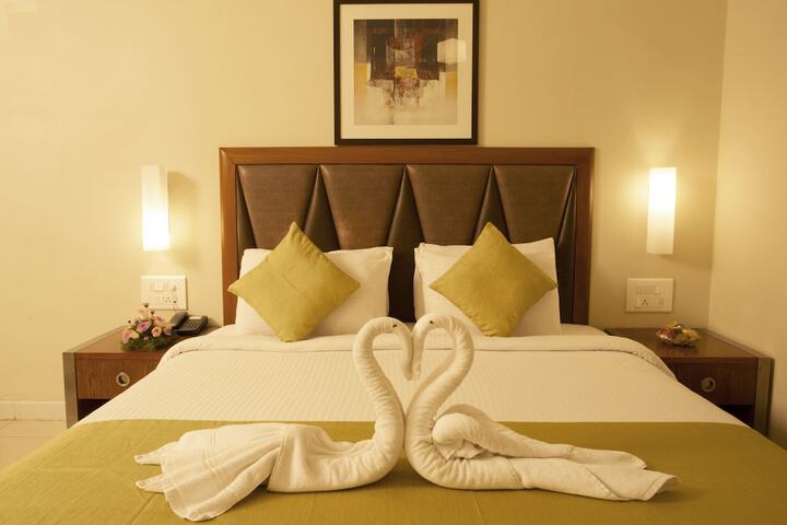 Room 4 of 63