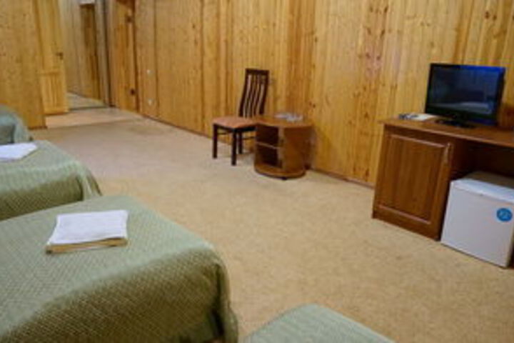 Room 10 of 33
