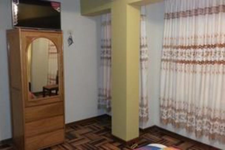 Room 8 of 12
