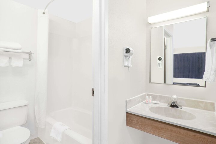 Room 21 of 26