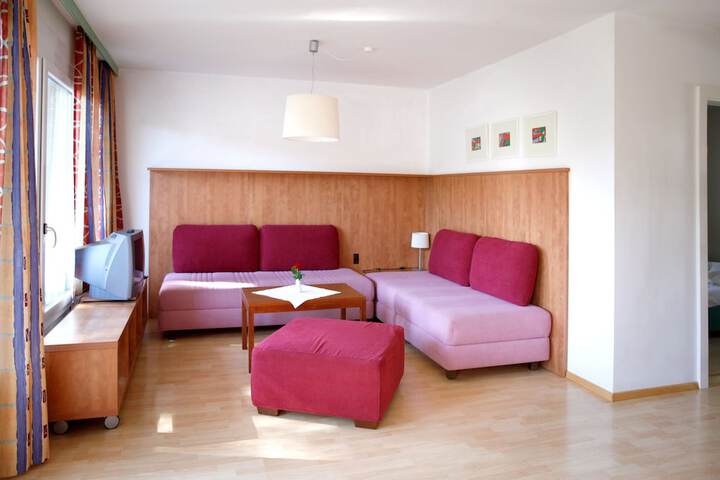 Room 6 of 68