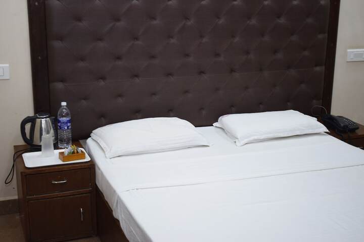 Room 20 of 33