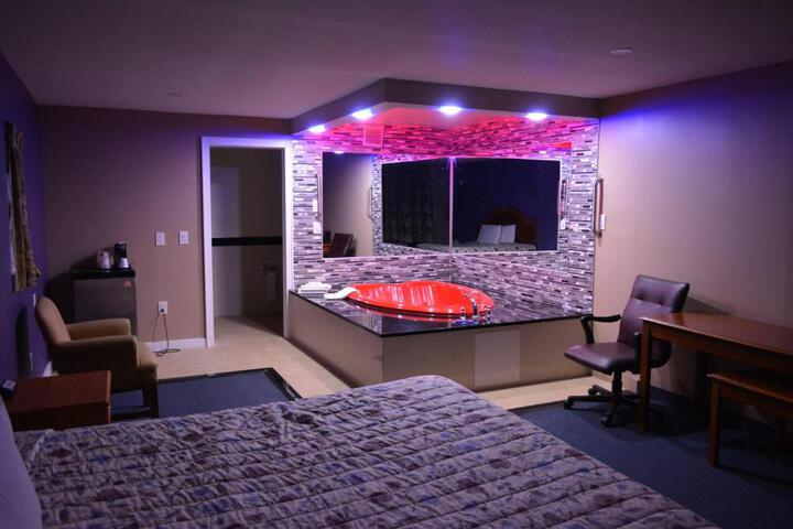Standard | King Bed (4 of 8)