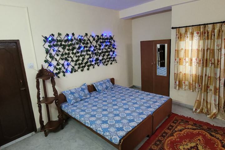 Room 4 of 22