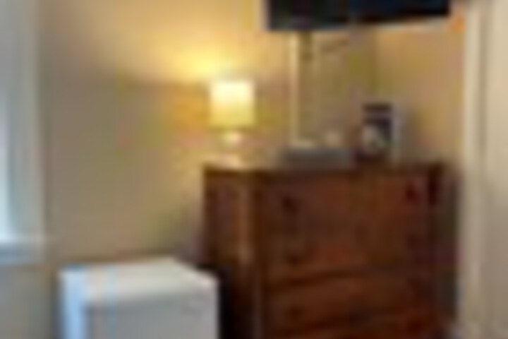 Room 128 of 297