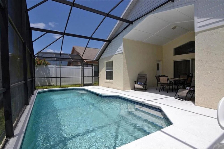 Pool 12 of 24
