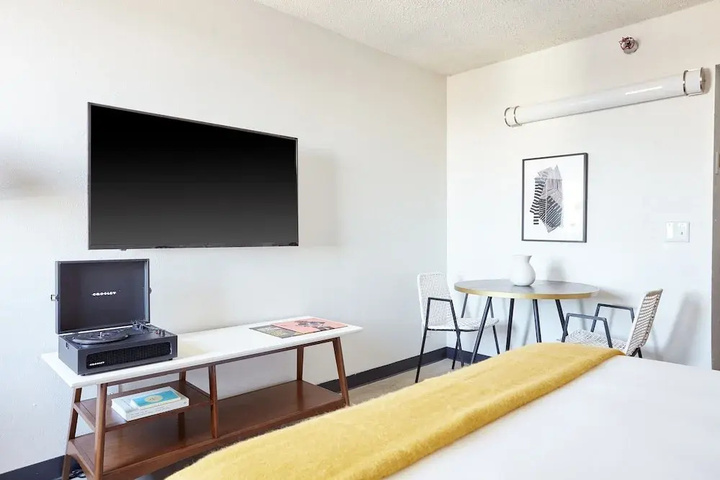 Room 5 of 21