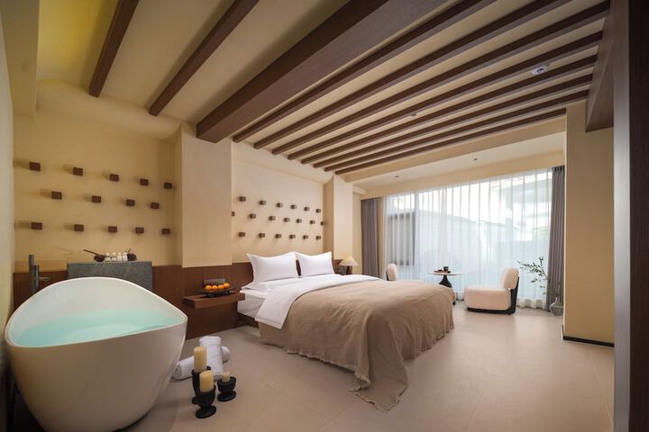 Room 18 of 80