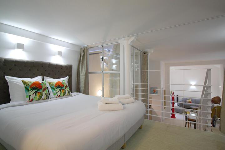 Room 3 of 18