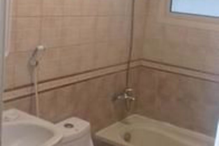 Room 4 of 25