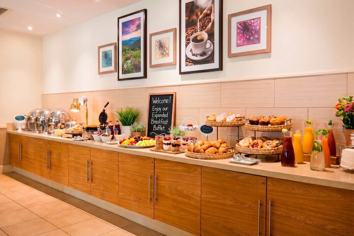 Breakfast/Coffee Service 52 of 60