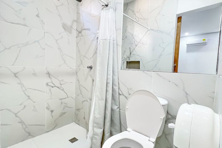 Room 15 of 18
