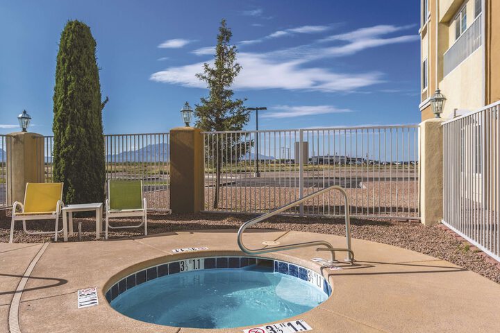 Hotel Pool