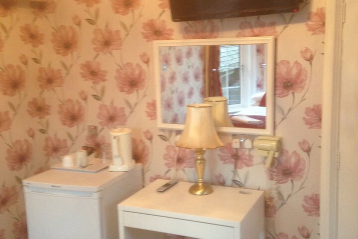 Room 3 of 20