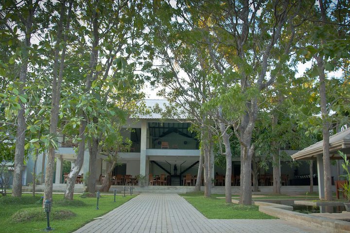 Hotel Exterior 55 of 60