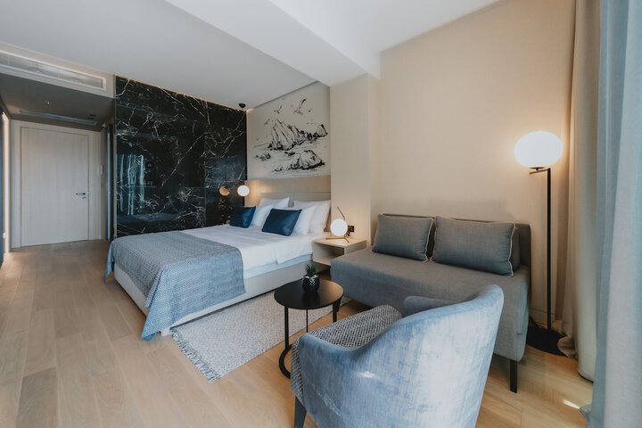 Room 8 of 31