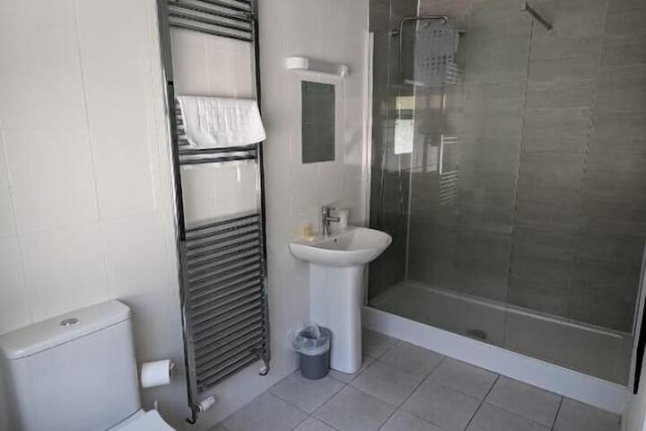 Room 16 of 32