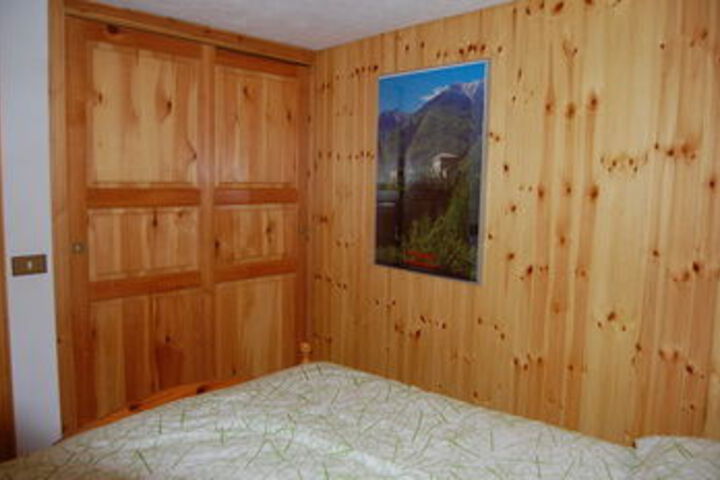 Room 6 of 24