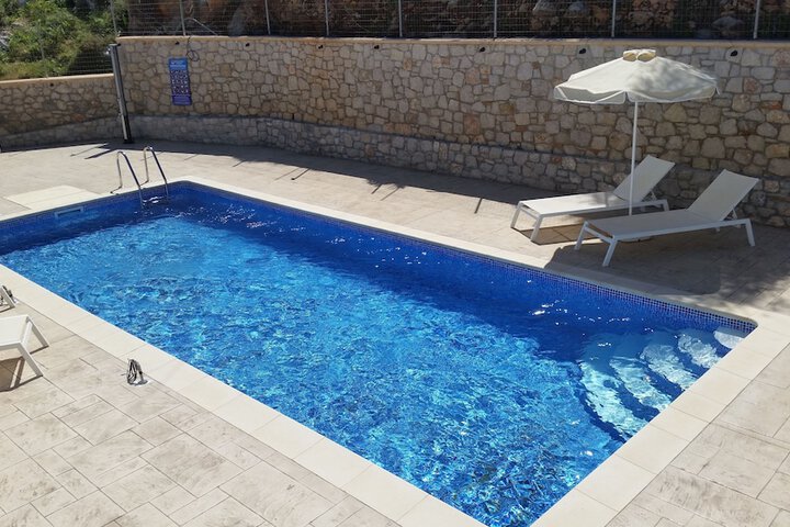 Hotel Pool